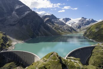 Spektakuläre Hochgebirgsstauseen Kaprun mit türkisblauem Wasser und Gletschern. | © VERBUND-Wiedl