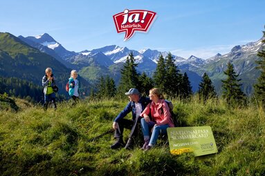  Gruppe wandert mit Sommercard im Nationalpark Hohe Tauern. | © Ferienregion Nationalpark Hohe Tauern - Michael Huber