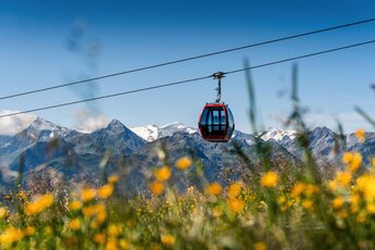 Panoramabahn Bergstation mit den Hohe Tauern im Hintergrund. | © NPHT - Florian Kreidl-Glück